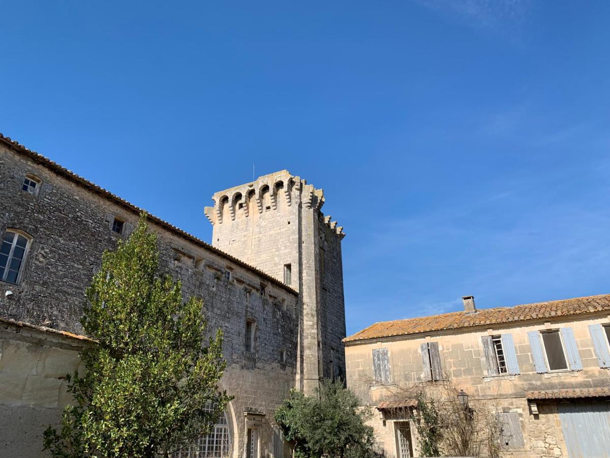 Gite De La Tour Des Abbes Fontvieille Eksteriør billede